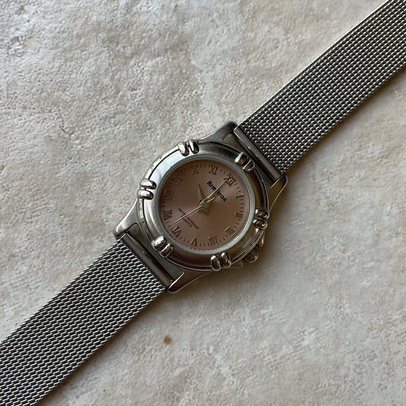 Armitron lady battery water resistant 100ft stainless steel - Picture 2 of 6